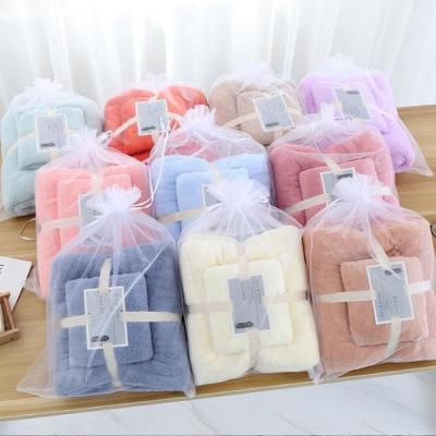 China Child-Proof Different Style 35*75cm 70*140cm Gift Coral Fleece Absorbent Quick-drying Embroidery Letter D H Bath Towel Set for sale