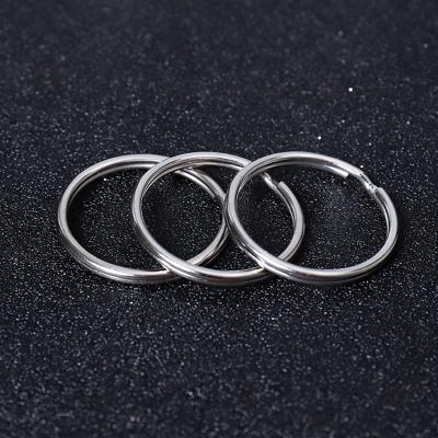 China 30mm Unisex Key Chain Open Easily No Deformation Stainless Steel Round Slot Keyring for sale