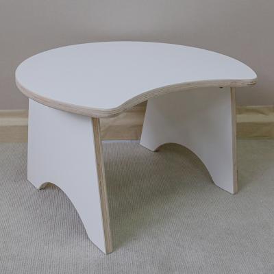 China Modern Korean Children's Room Small Table Moon Children's Creative Drawing Table for sale