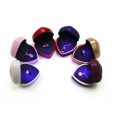 China Fashionable High Quality Heart Shape Ring Boxes Luxury Necklace Box For Wedding Jewelry With Led Light for sale