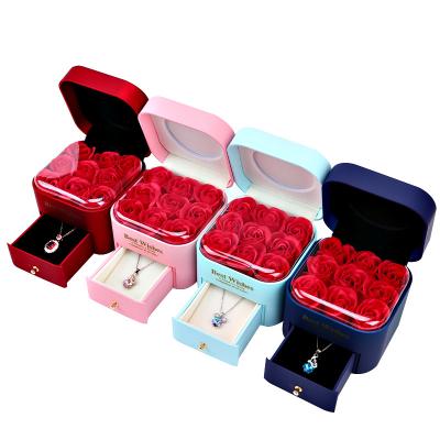 China Romanesque flowers of the jewelry box new wedding necklace gift box romantic surprise best wishes rose jewelry box for sale