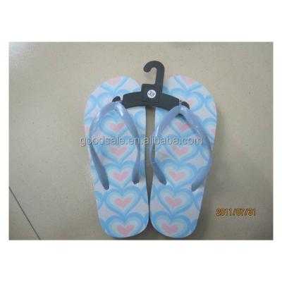 China Massage flip flops heart print design pe beach summer sandals for sale