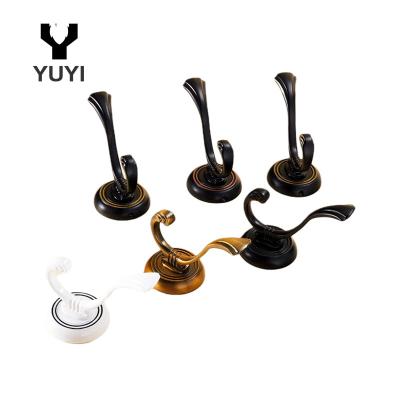 China Metal stocked classic hook hanger for clothing bag for sale