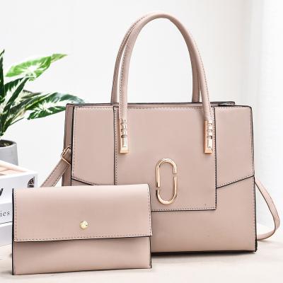 China Large capacity professional luxury female fashion high capacity design embossed leather handbag for sale