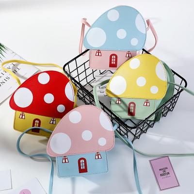 China Fashoion 2022 Cute Cartoon Designer Child Mushroom Shape Pu Material Mini Crossbody Bag Kids Messenger Bag for sale