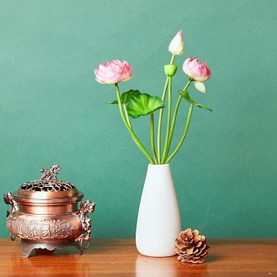 China Minimalist Simulated Chinese Soft Small Fotang Lotus Bouquet Small Water Lily Bouquet Home Fresh Silk Flower for sale