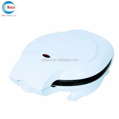 China Outdoor Non-Stick Cool Touch Housing Sandwich Maker Donut Maker Sandwich Waffle Maker for sale