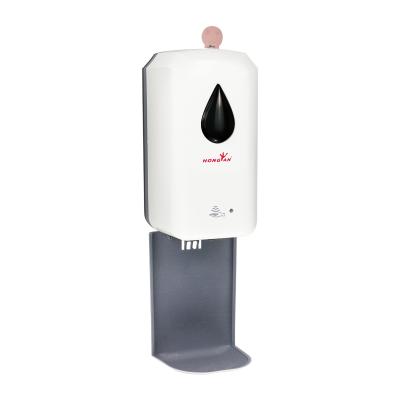 China High Quality 2021 Large Capacity Mini Hand Automatic Sanitizer Dispenser Intelligent Spray Induction Sterilizer for sale