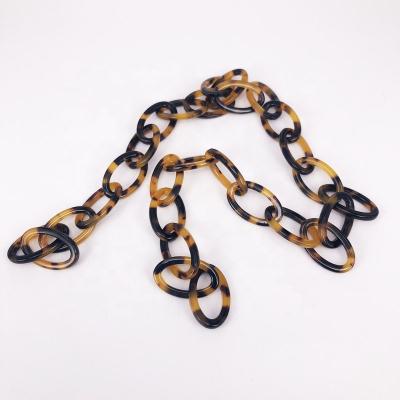 China Fashion Sealed Oval Sealed Turtle Shell Cellulose Acetate Necklace Chain for sale