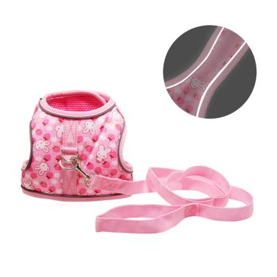 China Reflective Adjustable Reflective Step In Reversible Soft Mesh Polyester Personalized Cat Harness Leash Set for sale