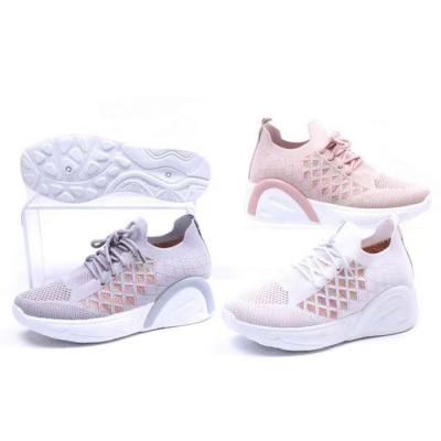 China 2022 New Fashion Light Design Women's Sneakers Mesh Flat Shoes Comfortable Black Casual Shoes for sale