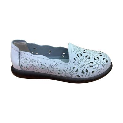 China 2020 New College White Style Anti-slippery Color Color Designed Leather Material Flats for sale