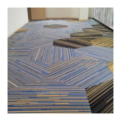 China Commercial Room Plush Printed Luxury Carpet Tiles 50x50 60.96x60.96 Tile Hotel Carpet for sale