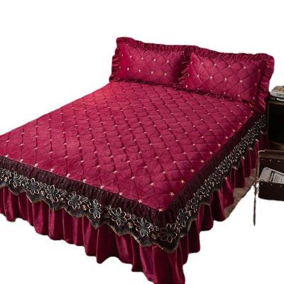 China Luxury 100% Polyester Thicken Velvet Quilted Soft Short King Size Quilted Bedspread Plush Bedskirt Embroidery Bedspread for sale