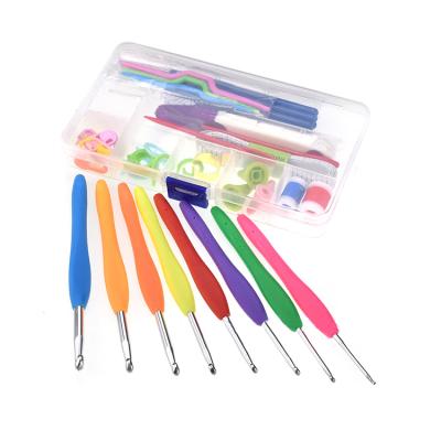 China 2022 New Arrived Hot Selling 52pcs Knitting Tool Crochet Hook Set Travel and Household Plastic Box Crochet Hook for sale