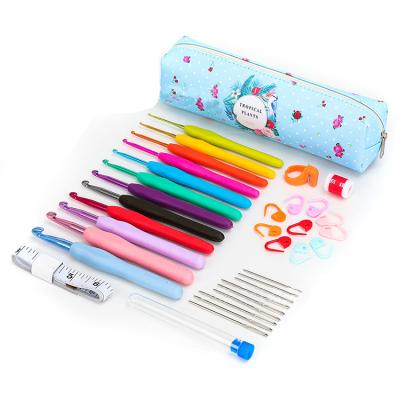 China 2022 New Arrival 32pcs Crochet Hook Set Travel and Household Knitting Tool Wholesale Crochet Hooks for sale