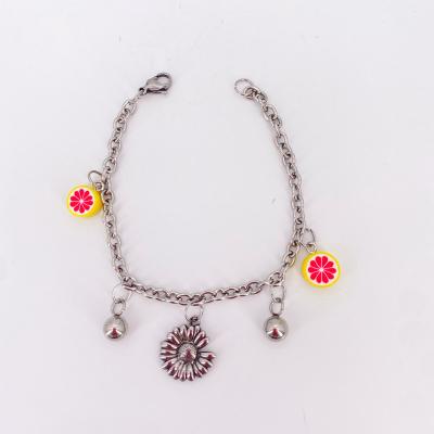 China Hiphop Customized Chic Daisy Flower Charm Bracelet Ladies Stainless Steel Sunflower Accessories Chain Bracelet Jewelry for sale