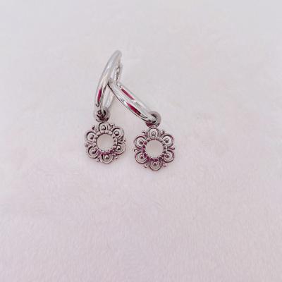 China New vintage style flower stainless steel earrings fashion flower new style stainless steel jewelry women stainless steel earrings for sale