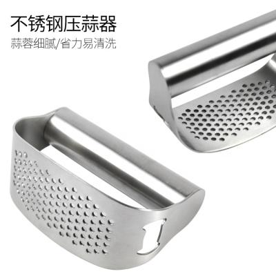 China Stainless Steel Kitchenware Kitchen Accessories Kitchen Viable Hot Selling Garlic Press Crushed Garlic Tools for sale