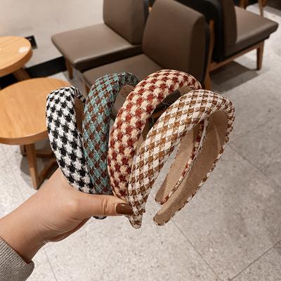 China High Quality/Factory Source Hot Selling Plush Sponge Winter Headband Houndstooth Circle Hair Accessories Wide Women for sale