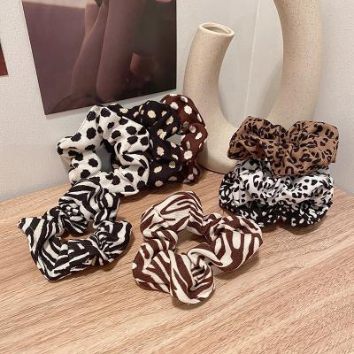 China High Quality/Factory Source Vintage French Leopard Large Hair Scrunchies Bands Printed Hair Circle Elastic Hair Bands for sale