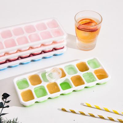 China Stackable Ice Trays with Removable Spill Resistant Lid BPA Free and Silicone Material for sale