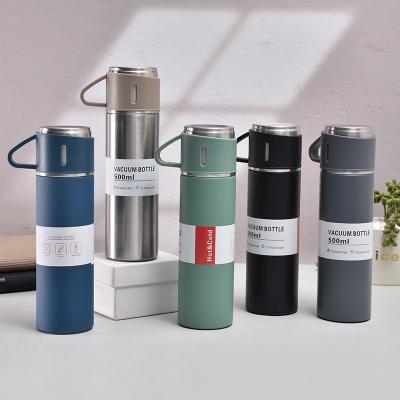 China Flasca de acero inoxidable termo aislada al vacío de 17 oz con mango de 330 g diseñada para adultos en venta