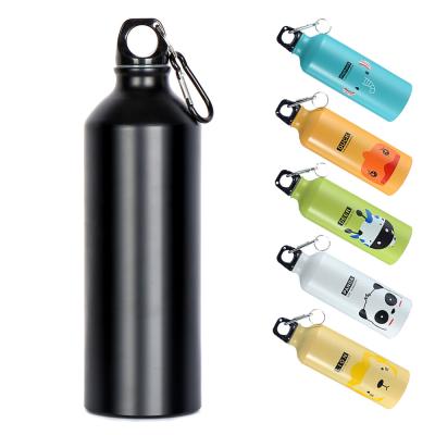 China Botellas de agua de bicicleta de aluminio en blanco con tapa de carabinero Impresión de logotipo personalizado por sublimación en venta