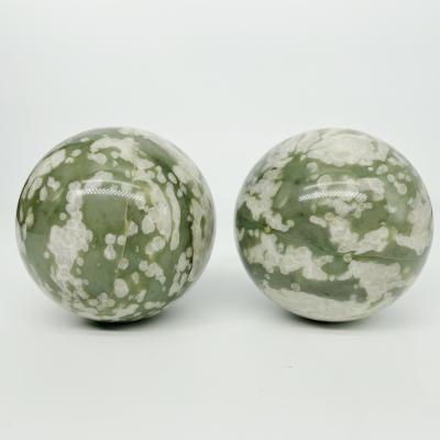 China 2021 Hot Selling Africa Sphere Green Healing Stone Ocean Stone Wholesale Feng Shui Crystal Stone Green Incantation Balls for sale