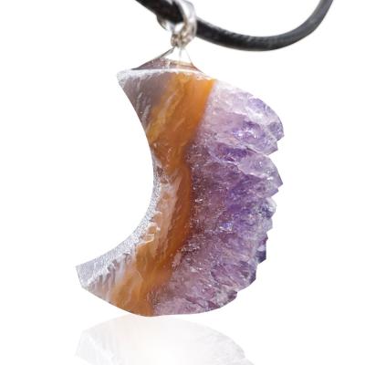 China Romantic Wholesale Natural Crystals Healing Stones Moon Cluster Necklace Druzy Amethyst Pendant for sale