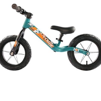 China Steel Baby Sliding Balance Bike Toy / No Pedal Kids Running Bike Balance Bike For 2-8 Year Old Children for sale