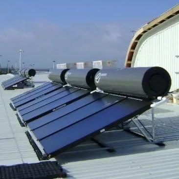 China Outdoor Non-pressurized Flat Panel Solar Water Heater Roof System With Temperature Sensor for sale