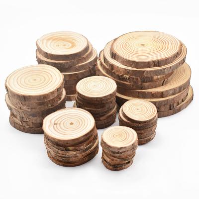 China Natural 3-12cm Thick Eco-Friendly Pine Round Unfinished Wood Slices Circles With Tree Bark Log Discs Diy Crafts Rustic Wedding Party Painting for sale