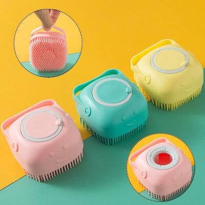 China Viable Pet Bath Sweeps Massage Shampoo Dispenser Portable Dog Grooming Silicone Shower Brush Dog Shower Massage Brush for sale