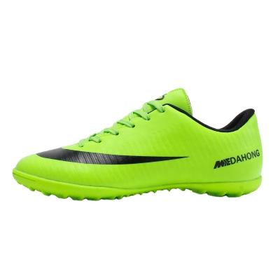 China Sports Active School Indoor Lawn Training Shoes Custom Non-slip Soccer Shoes Low Cut Nail Soccer Shoes for sale