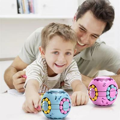 China Decompression Plastic Adult Children's Educational Hamburger Toy Finger Gyro Rotating Spherical Magic Bean for sale