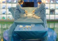 Chine Le patient jetable drapent et la section césarienne des robes C pour la naissance de bébé utilisant à vendre