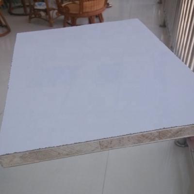 China Hotel 18mm High Gloss White Polyester Block Board for sale