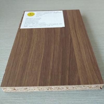 China Modern Wood Grain Particle Melamine Laminated Panel 18mm for sale