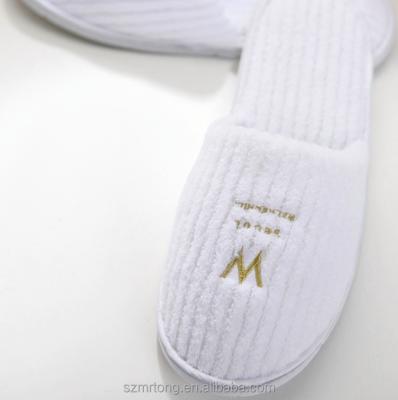 China Wholesale Mrtong Super Soft And Comfortable Disposable Mens Bathroom Slippers / Personalized Hotel Slippers for sale