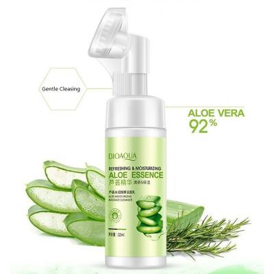 China Acne Treatment Dropshipping Vegan Exfoliator Moisturizing Massager Soft Exfoliating Aloe VERA Face Cleanser for sale