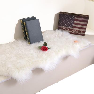 China Washable Soft Long Hair Fluffy Faux Fur Sheepskin Rug Rug For Bedroom Living Room for sale