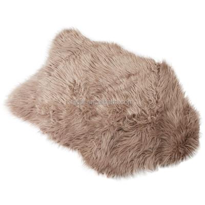 China Polyester Artificial Faux Fur Fleece Blanket Anti-Slip Blush Faux Fur Blanket for sale