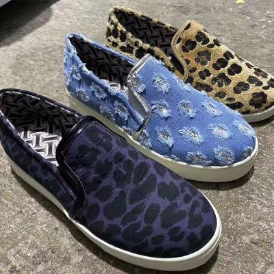 China Factory Outlet Ladies Flat Loafers Leopard Print Round Toe Flat Breathable Ladies Casual Shoes for sale