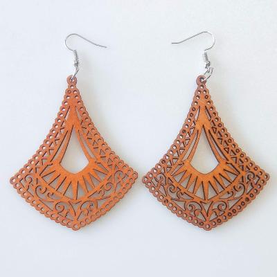 China 2023 TRENDY Custom Hawaiian Wooden Holiday Earings Flower Earrings Wholesale Polynesian Jewelry for sale