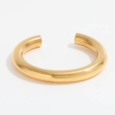 China FASHIONABLE High End Gold Plated 18K Stainless Steel Chunky Hollow Cuff Bracelet Bangle Jewelry for sale