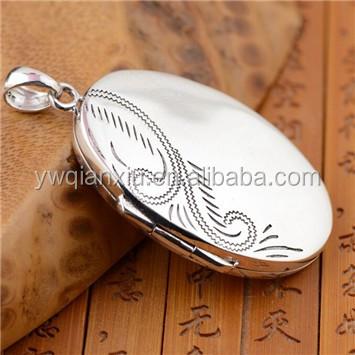 China Classic Yiwu Fashion Simple Horn Black Box Shape Solid 925 Sterling Silver Letter Bead Necklaces Pendant for sale