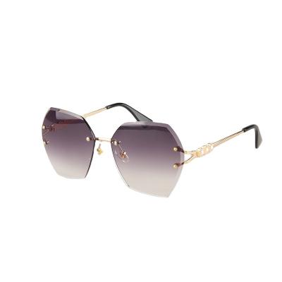 China Finewell Logo Sunglasses Frameless High Quality Frame Custom Made Diamond Ladies Shades Fashion Sunglasses for sale