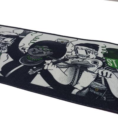 China Bar Accesnories Dye Sublimation Footprint China Factory Nitrile Rubber Anti Slip Backing With Knitted Polyester Fabric Felt Bar Mat Runners for sale