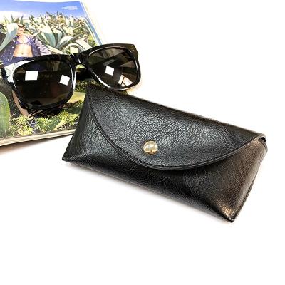 China 2020 fashion eyewear bag black glasses pouch custom private logo pu leather soft sunglasses case for sale